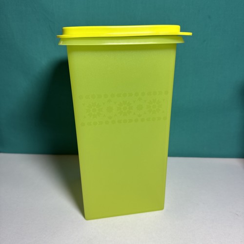 Tupperware cracker keeper - tupperware,
