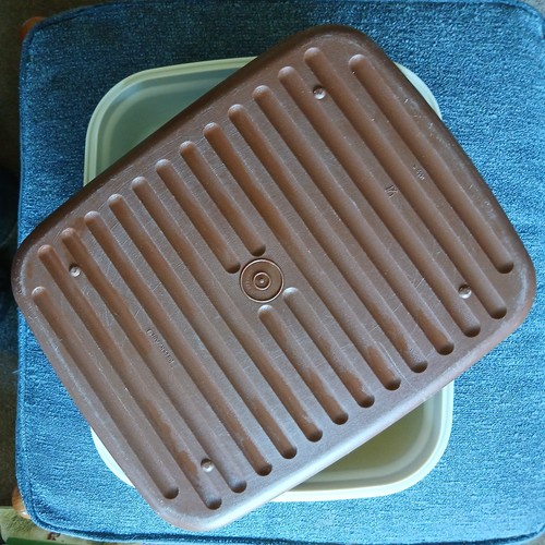 Vintage tupperware brown cream - tupperware,